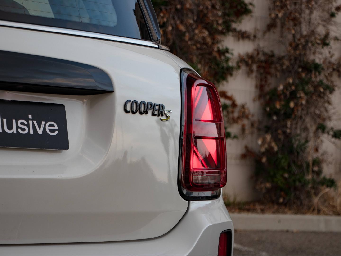 Image MINI Countryman Cooper SE 125ch + 95ch  Essential ALL4 BVA6