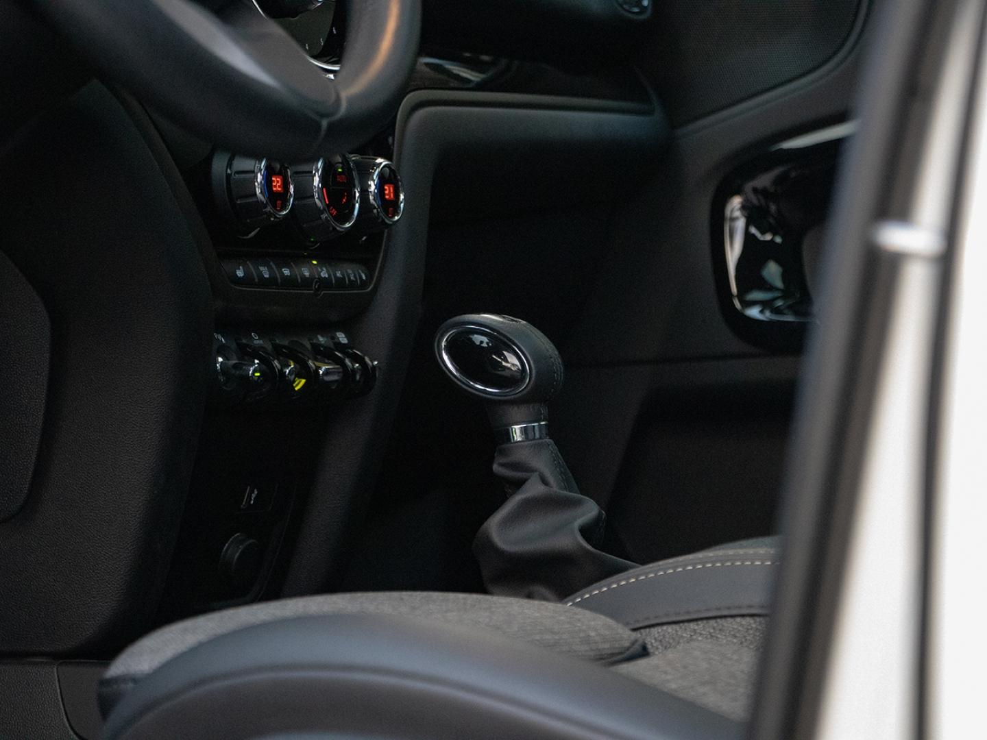 Image MINI Countryman Cooper SE 125ch + 95ch  Essential ALL4 BVA6