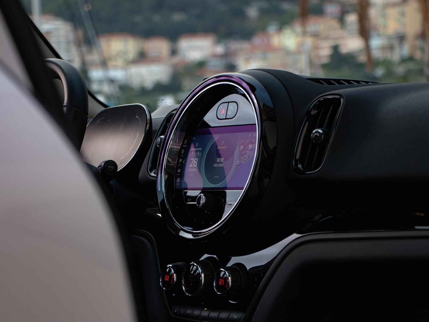 Image MINI Countryman Cooper SE 125ch + 95ch  Essential ALL4 BVA6