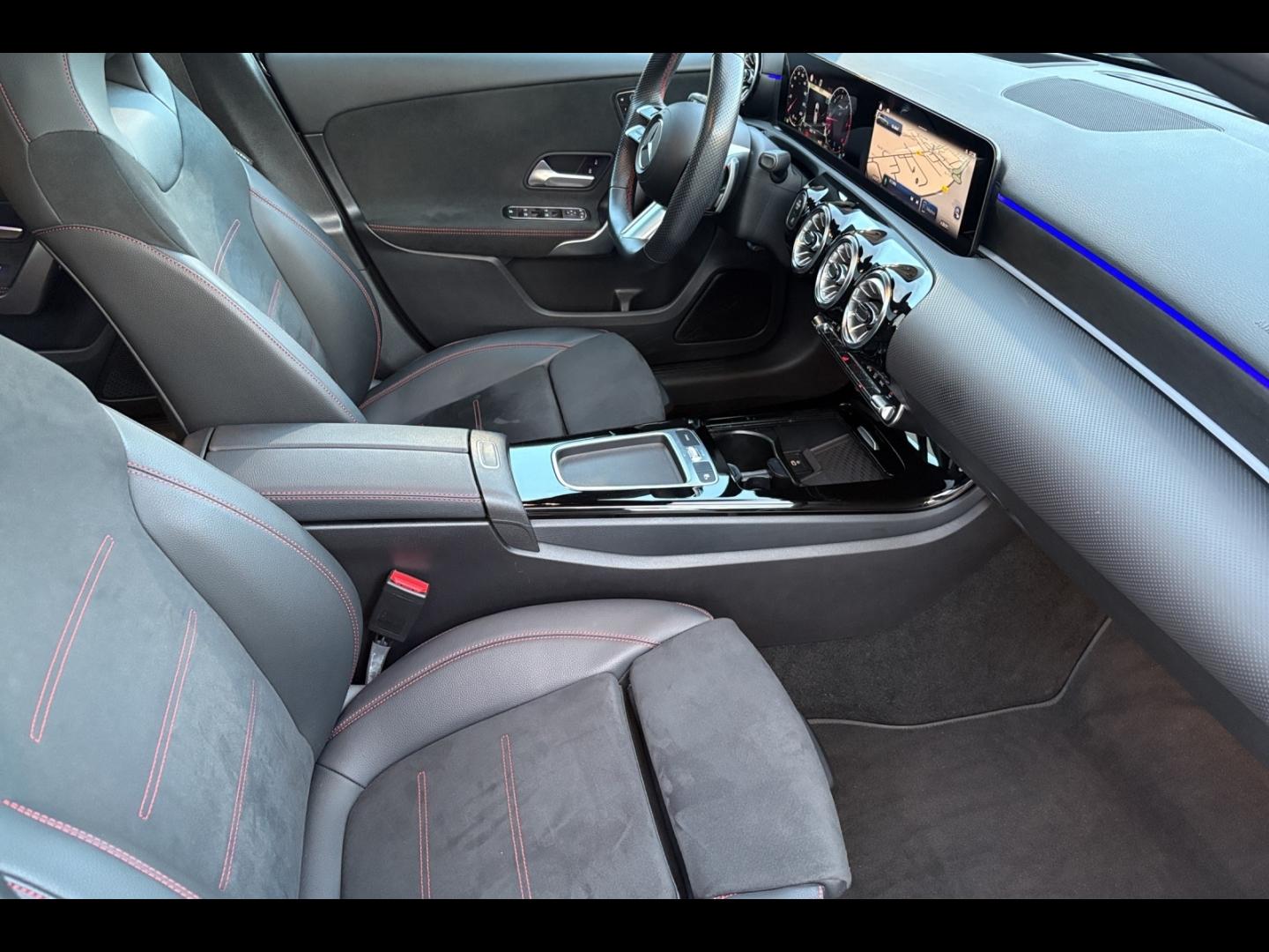 Image MERCEDES-BENZ Classe A 200 d 150ch AMG Line 8G-DCT