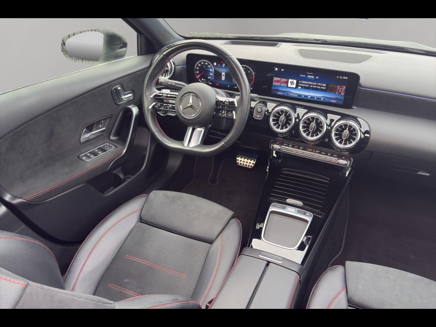 Image MERCEDES-BENZ Classe A 200 d 150ch AMG Line 8G-DCT