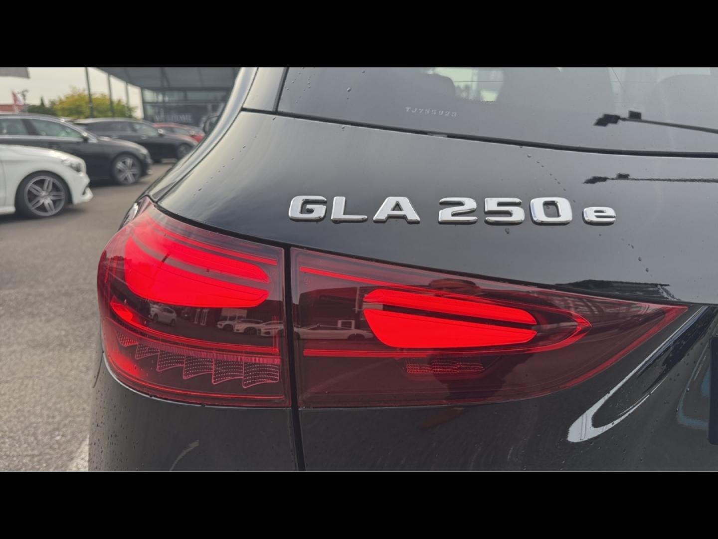 Image MERCEDES-BENZ GLA 250 e hybride rechargeable 218ch Progressive Line 8G-DCT