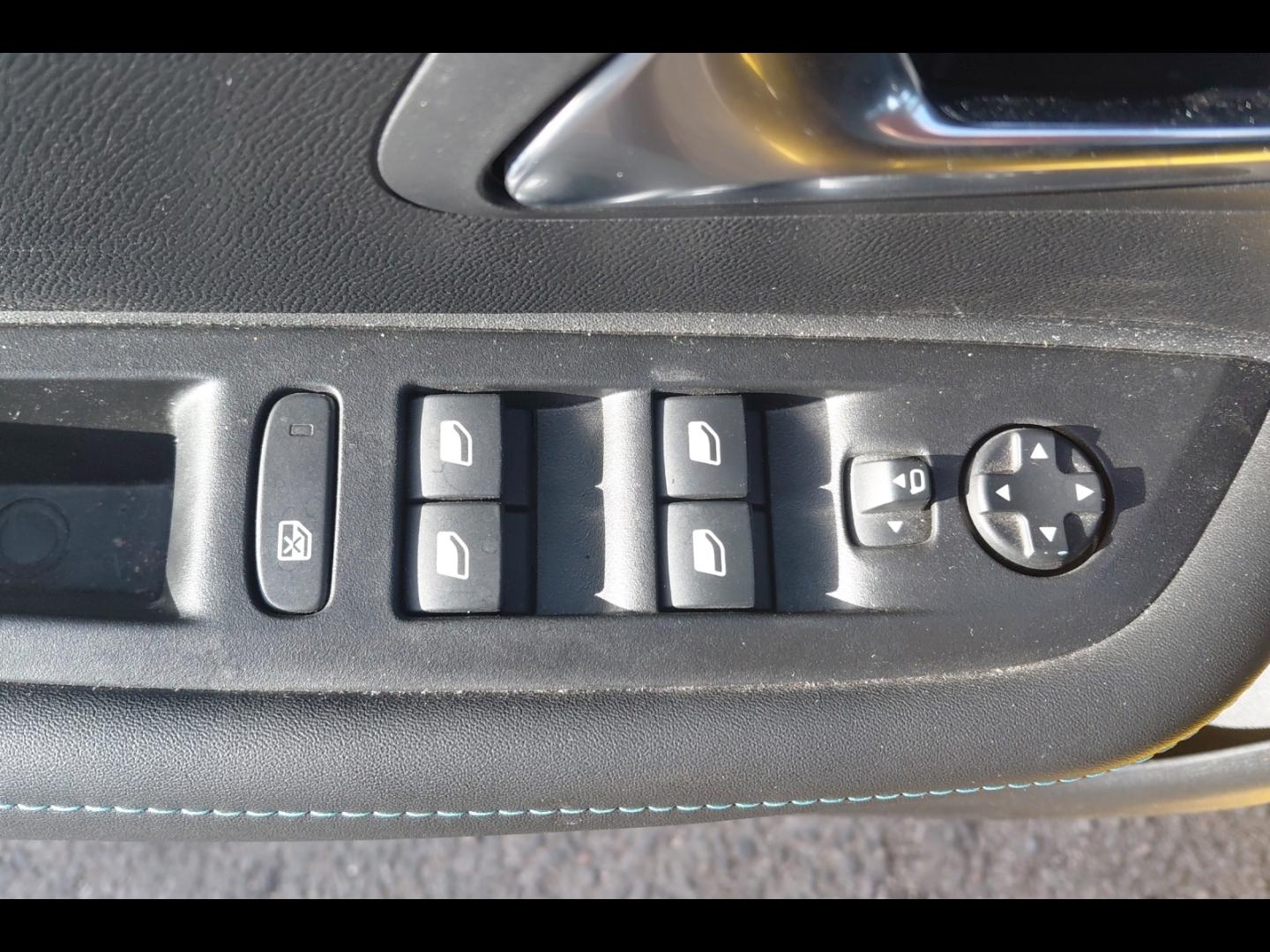 Image PEUGEOT 208 1.2 PureTech 100ch S&S Allure