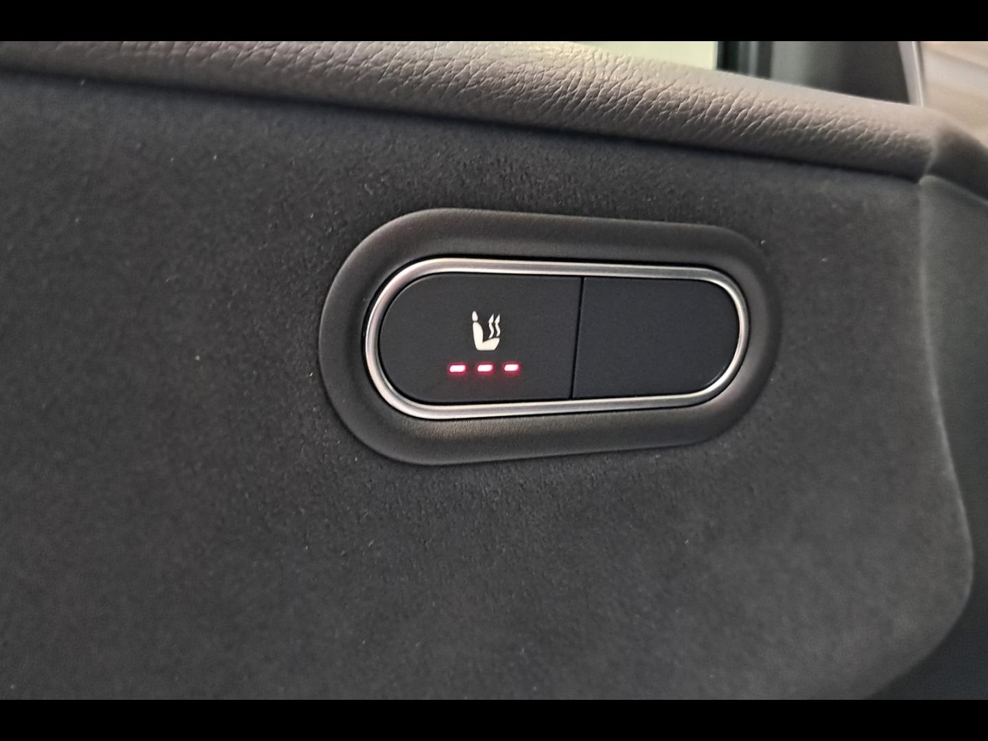 Image MERCEDES-BENZ Classe A 180 136ch Edition 140 7G-DCT